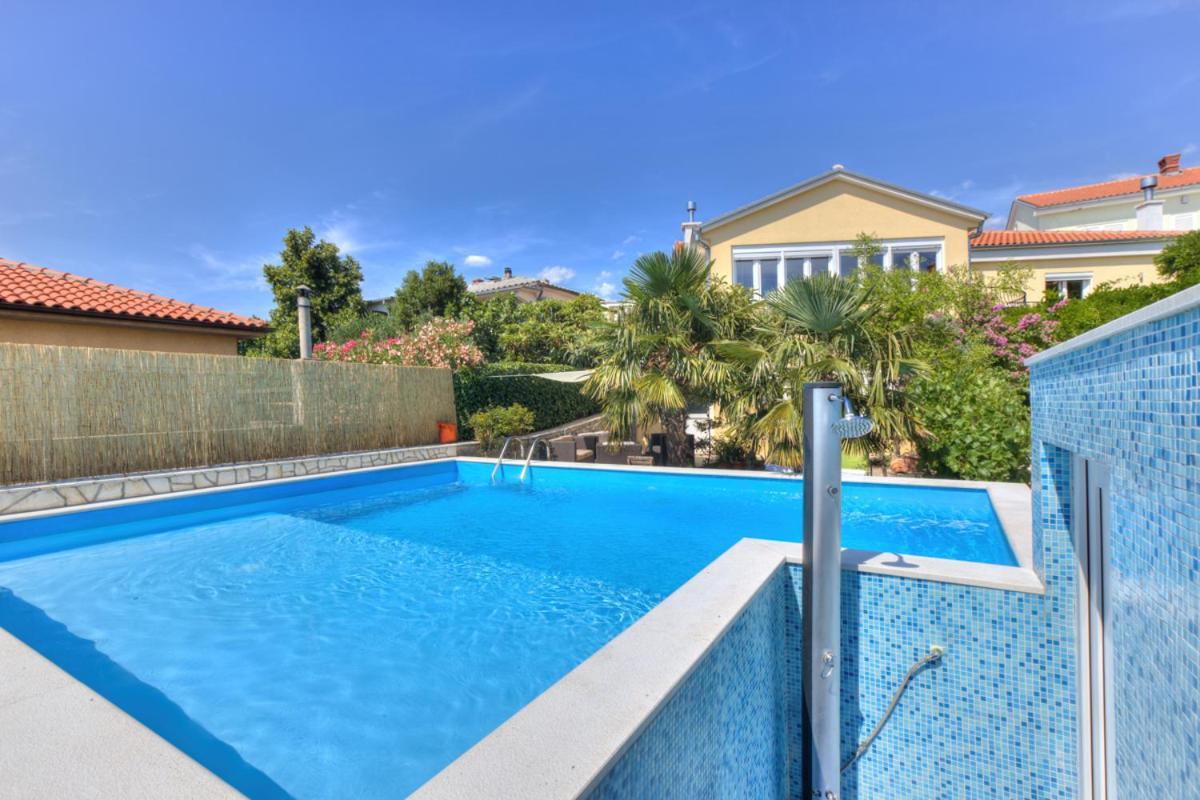 Villa Dalmare โนวีวีโนดอลสกี ภายนอก รูปภาพ