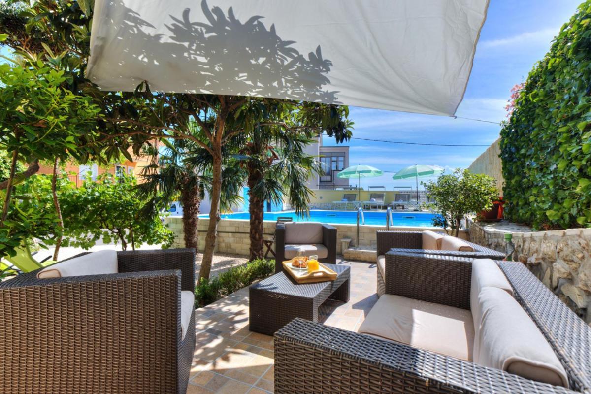 Villa Dalmare โนวีวีโนดอลสกี ภายนอก รูปภาพ